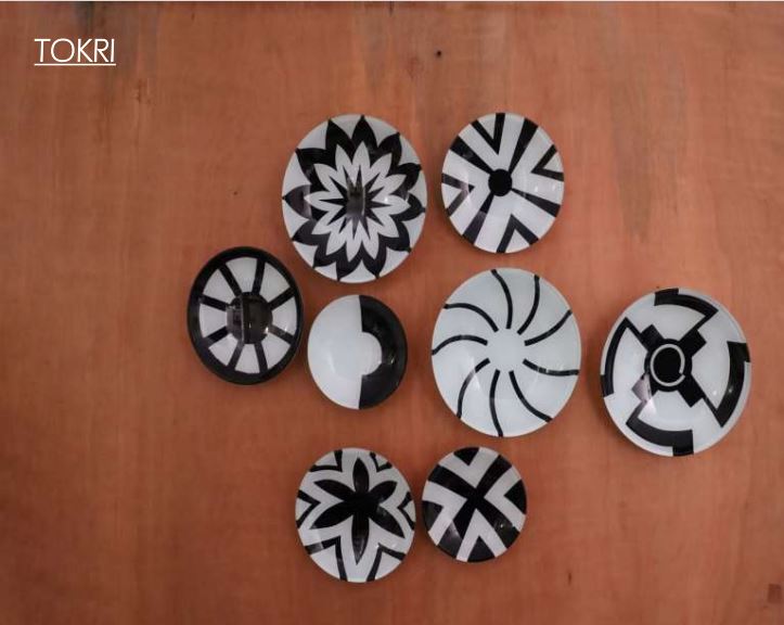 Tokri (white & Black) Wall Art
