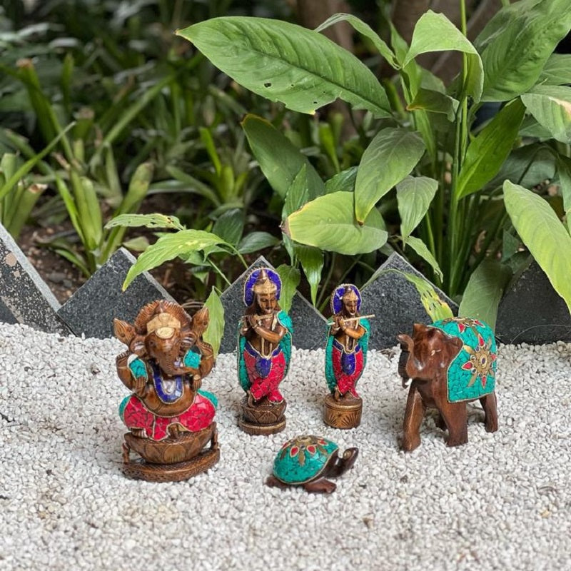 Wooden Ganesh on Kamal with Green Stone = 5"