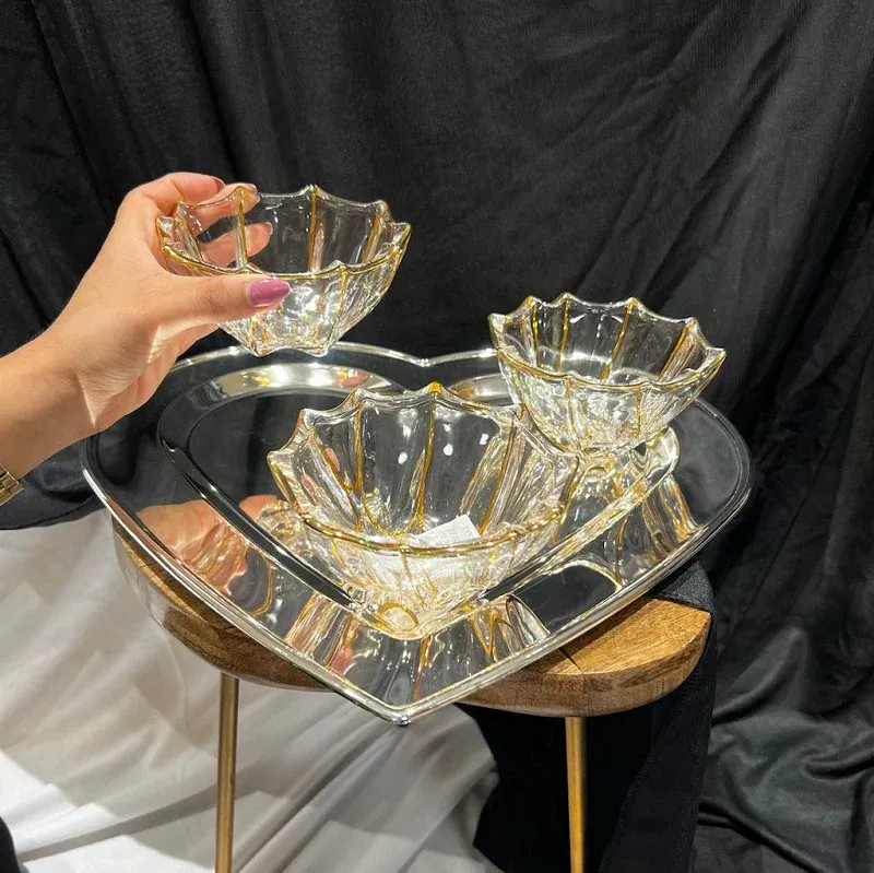 Heart tray with 3 glass bowls