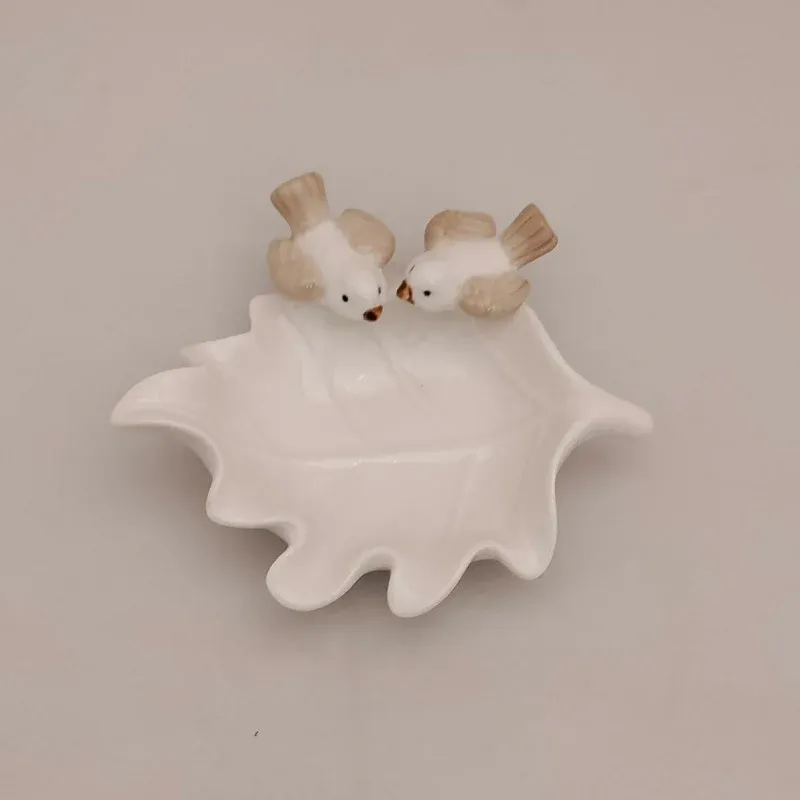 Mapal Leaf Shape Platter Bird White