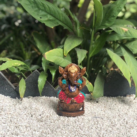 Wooden Ganesh on Kamal with Green Stone = 5"